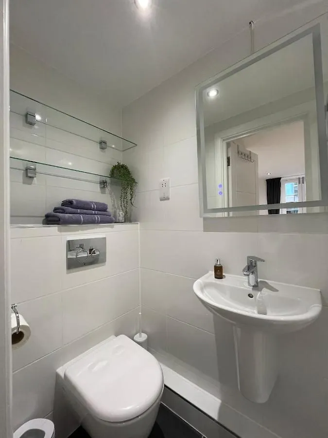 Stunning 3Bd Maisonette Wbalcony - Old Street! London 0*,